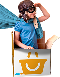 Menino olhando para frente